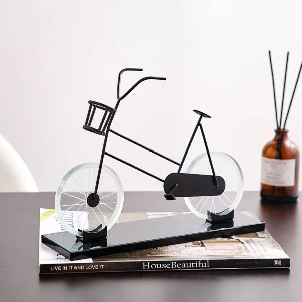 Minimalist Cycle Decor